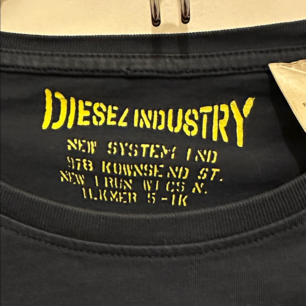 Diesel (L) - Picture 2 of 13